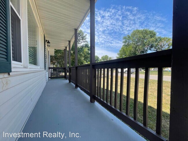 Building Photo - 3 br, 1 bath House - 105 Hull Dr