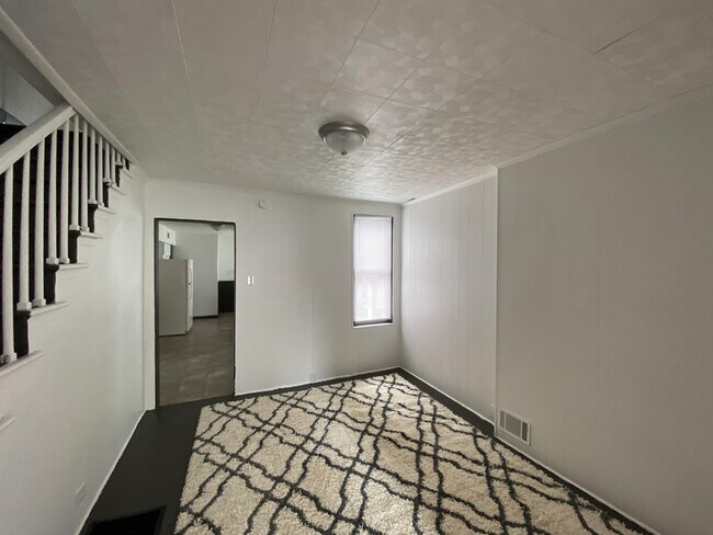 Building Photo - 37 N Hartley St