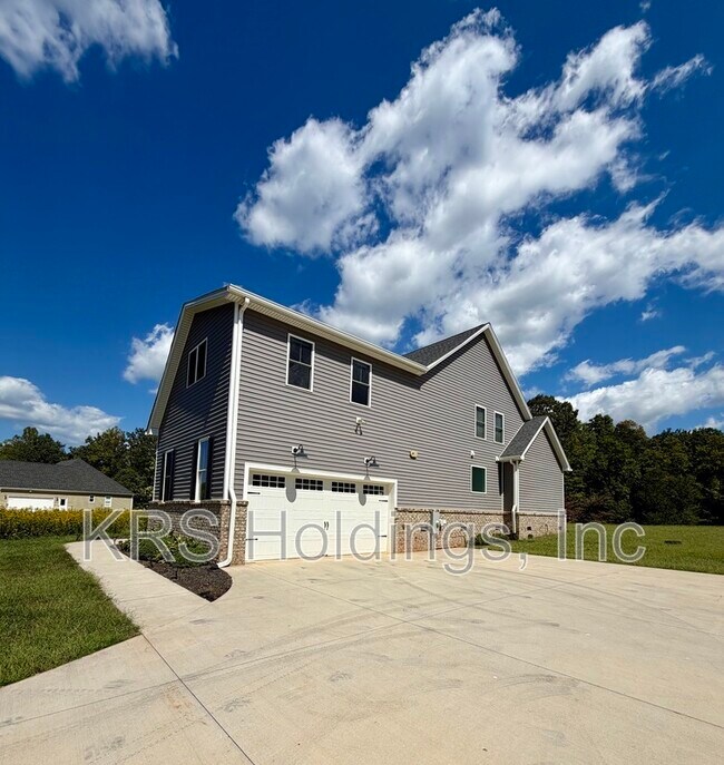 Building Photo - 6559 Cottontown Rd