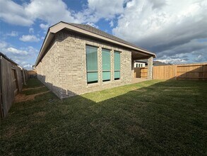 Building Photo - 42615 Mystery Ln