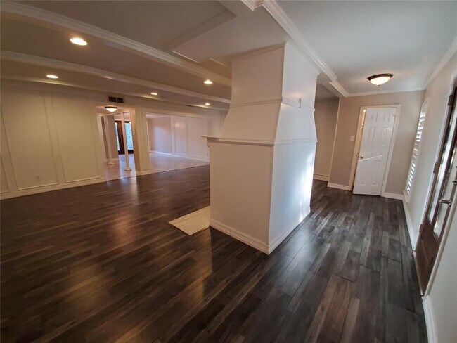 Foto del edificio - 5108 Meadowcreek Dr