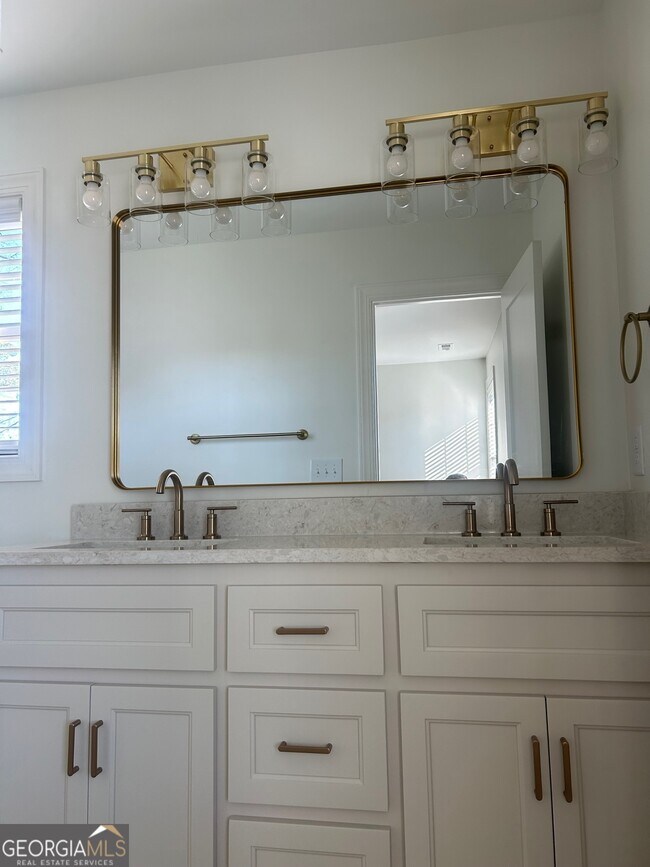 Foto del edificio - 313 Timothy Ave