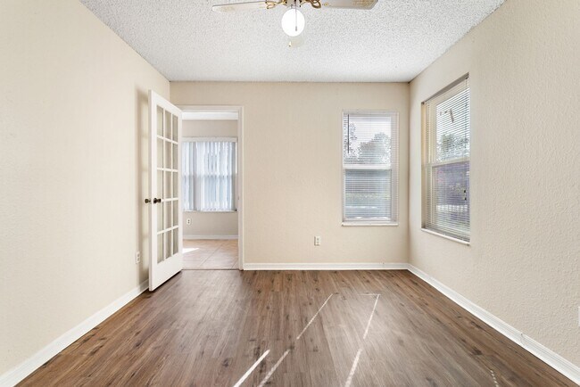 Photo - Venetian Place - 612 Apartment