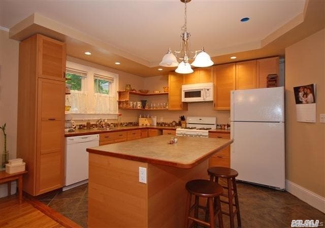 Building Photo - 7 Aberdeen Dr