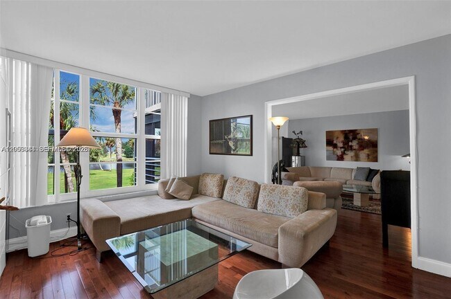 Foto del edificio - 3970 Oaks Clubhouse Dr