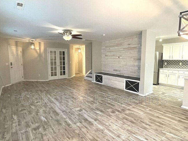 Building Photo - 5150 Trump St