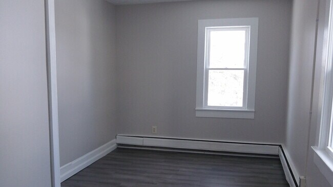 BR1 - 215 Willow St