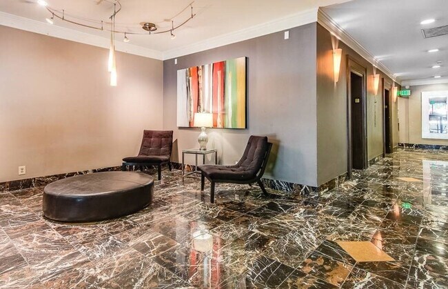 Foto del edificio - Iconic First Hill Condo