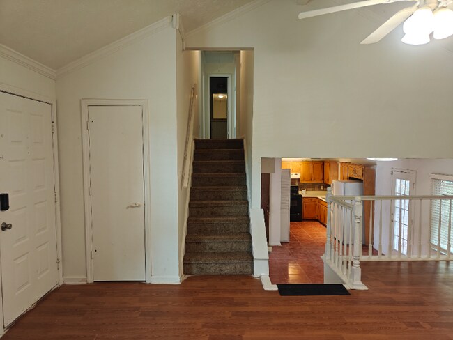 Building Photo - 1125 Memory Ln