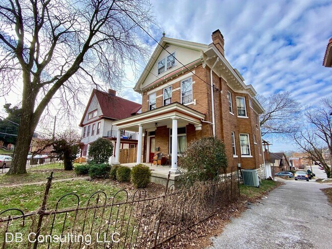 Foto del edificio - 6 br, 3 bath House - 2401 Ohio Ave