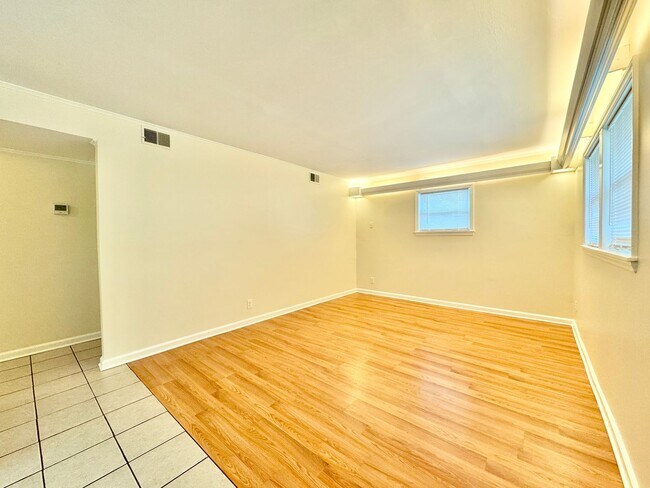Foto del edificio - 912 Englewood St