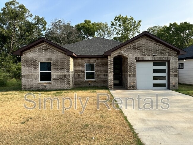 Building Photo - 107 Ross St