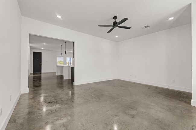 Foto del edificio - 3003 Alpha Wolf Ct