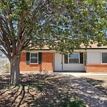 Building Photo - 3204 W Kansas Ave