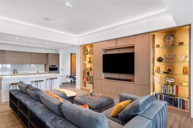 Foto del edificio - 3532 N Versailles Ave