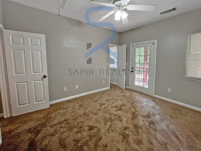 Foto del edificio - Move in before November 15th and choose yo...