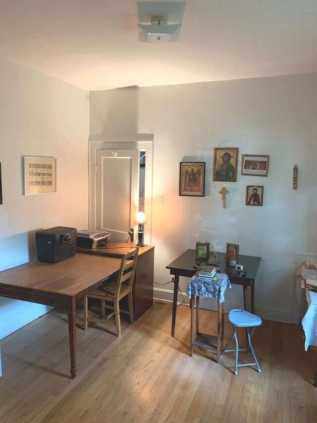 Foto del edificio - 135 N Park St
