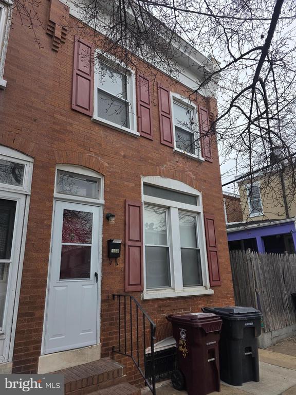 Building Photo - 1003 Maple St