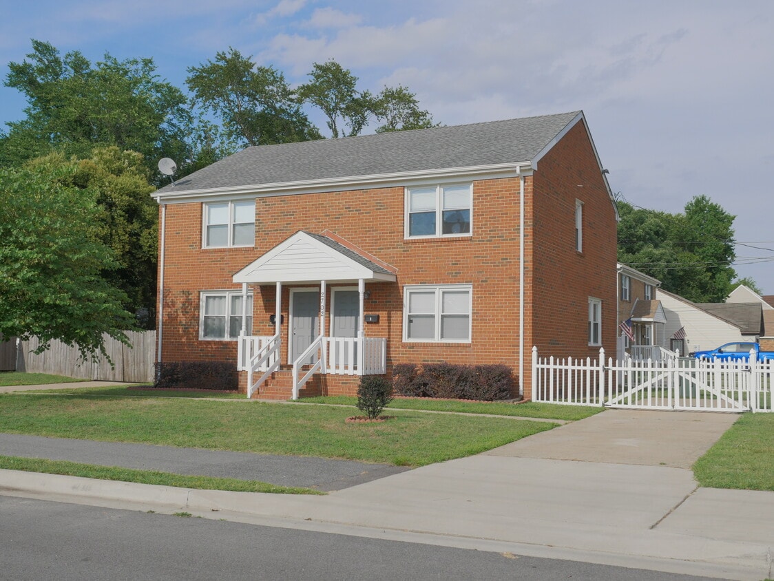 2702 Parker Ave, Norfolk, VA 23508 Townhome Rentals in Norfolk VA