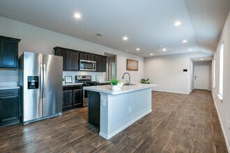 Building Photo - 2407 Poplar Copse Ct