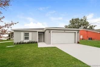 Building Photo - 797 SW Hillsboro Cir