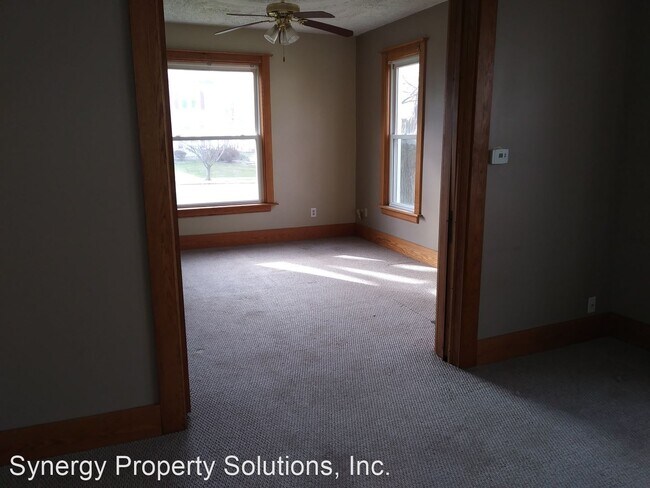 Building Photo - 3 br, 2 bath House - Main St. E 147 Richland
