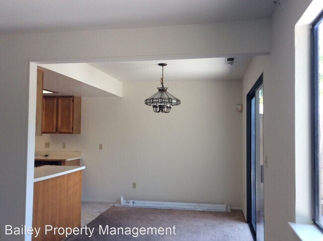 Building Photo - 3 br, 2.5 bath House - 100 Terry Loop