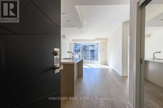 Photo du bâtiment - 1575 Lakeshore Rd W