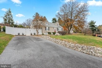 Building Photo - 3 Buttonwood Ave