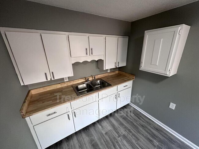 Foto del edificio - 4008 Lightfoot Mill Rd