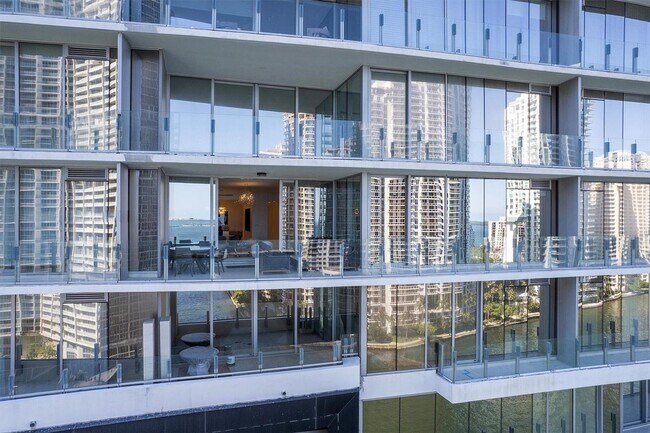Building Photo - 300 Biscayne Boulevard Way