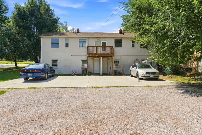 Building Photo - 904 Willsie Ave