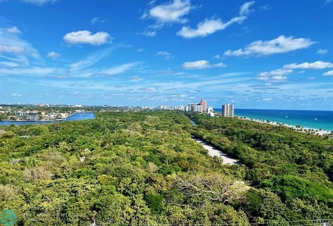 Foto del edificio - 3000 E Sunrise Blvd