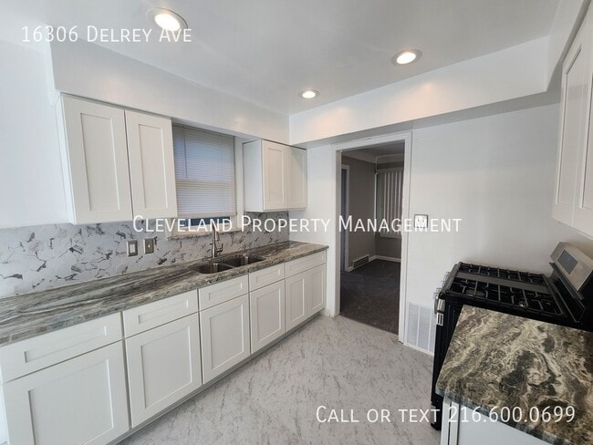 Foto del edificio - 16306 Delrey Ave