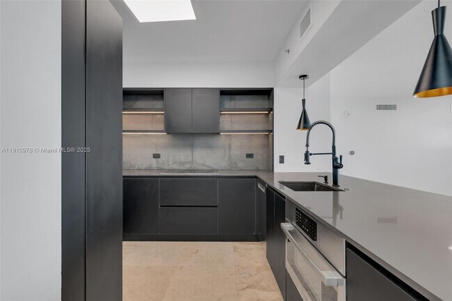 Foto del edificio - 31 SE 5th St