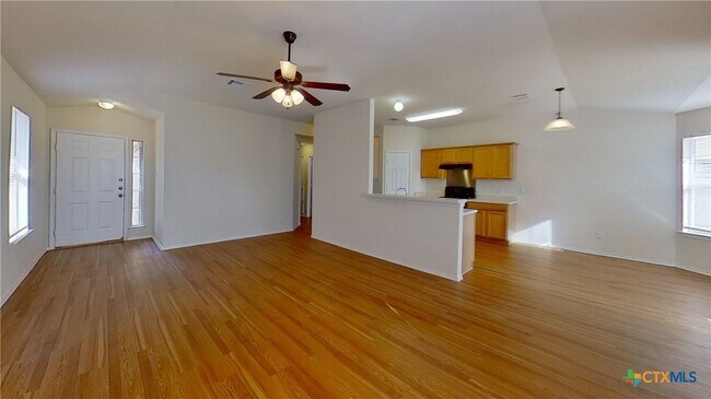 Foto del edificio - 1105 Burgess Dr