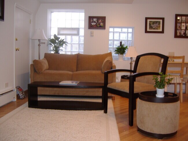 Foto del edificio - 1428 N Greenview Ave
