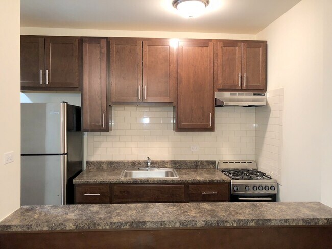 Foto del edificio - 4756 N Maplewood Ave