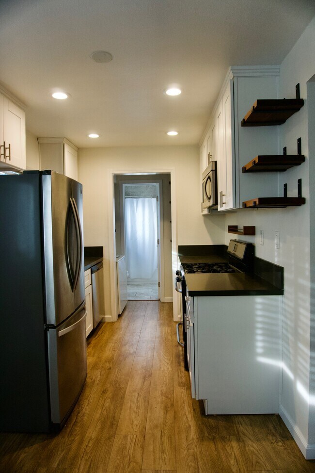 Foto del edificio - 710 Raven St