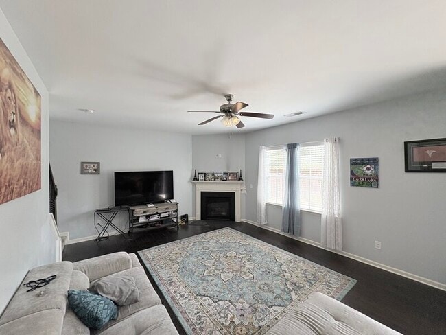 Foto del edificio - 1174 Primrose Dr