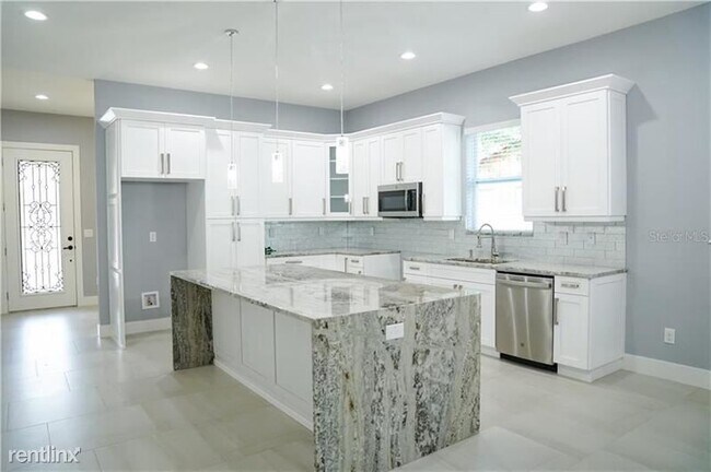 Building Photo - 3 br, 2 bath House - 105 E Broad Street UNIT