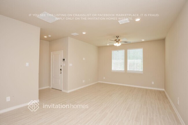 Foto del edificio - 7163 Blue Jay Wy