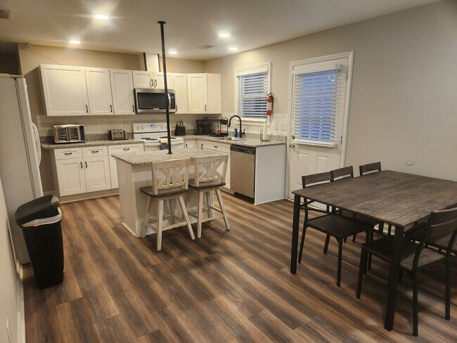 Foto del edificio - 2626 Lasalle St