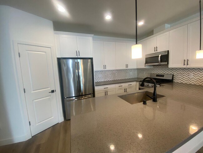 Foto del edificio - Stunning, brand new 3BD/2.5BA home in Righetti Ranch