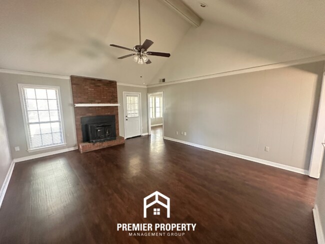 Building Photo - 6128 Briarbend Ln