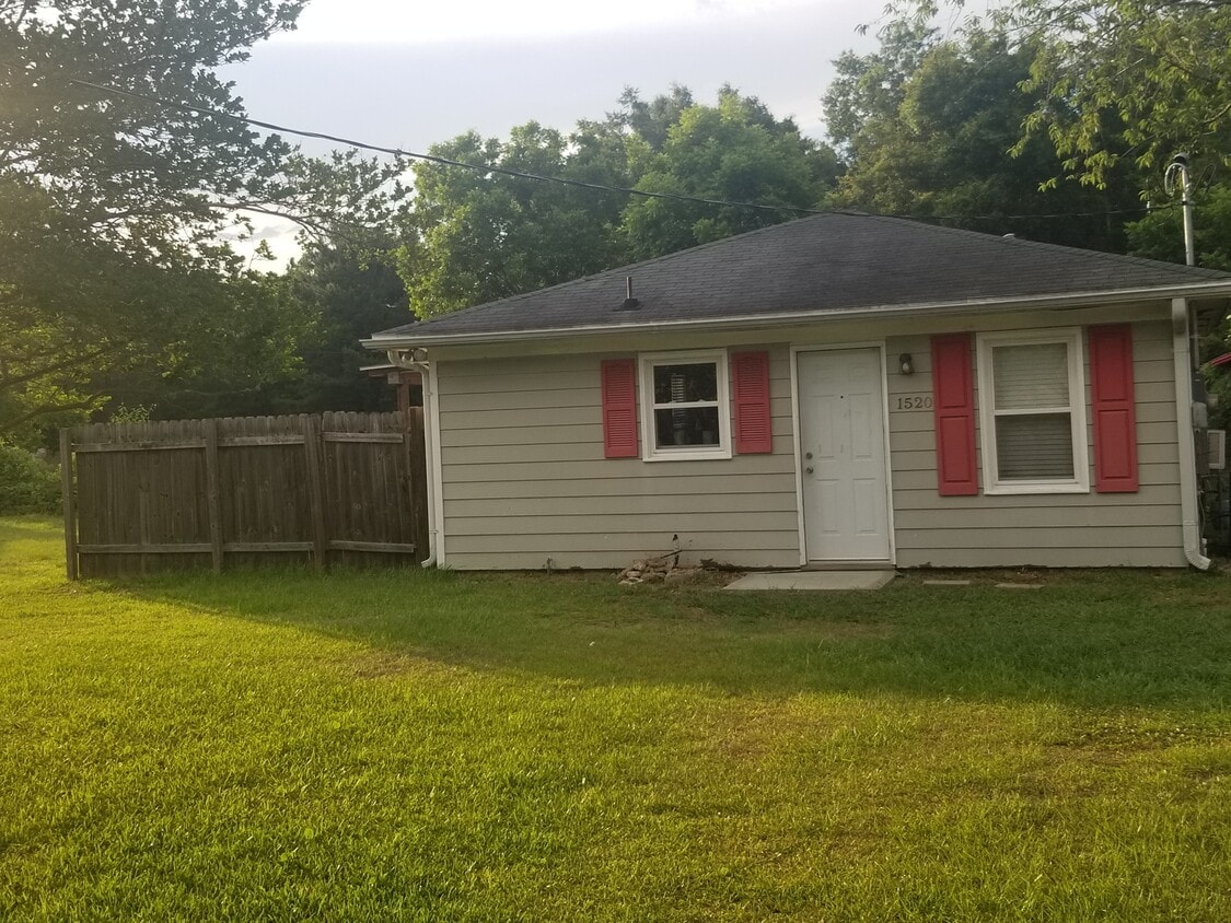 Home Sweet Home! - 1520 Hannon Rd