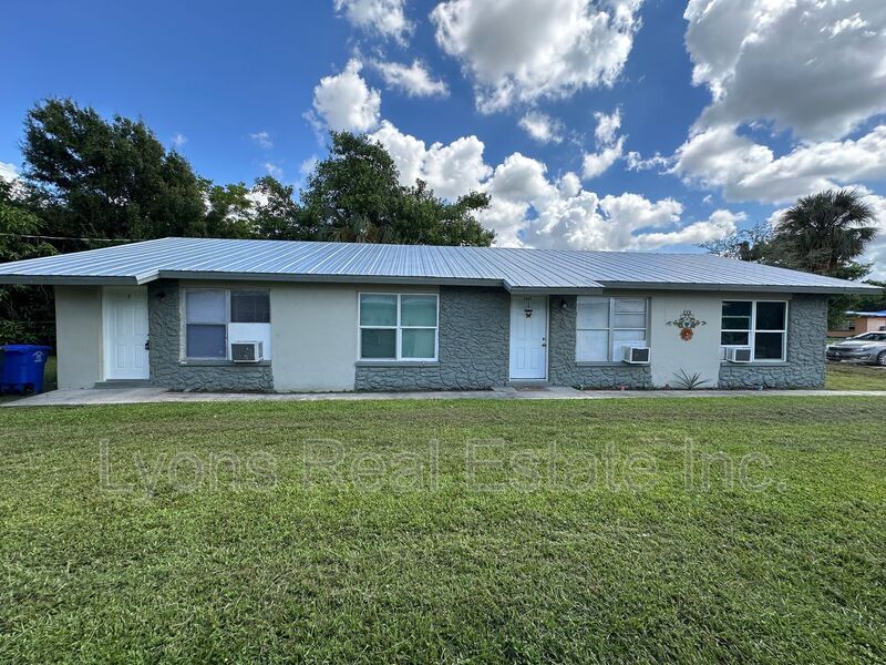 Foto principal - 3217 Jeffcott St