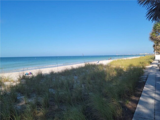 Foto del edificio - 8465 W Gulf Blvd