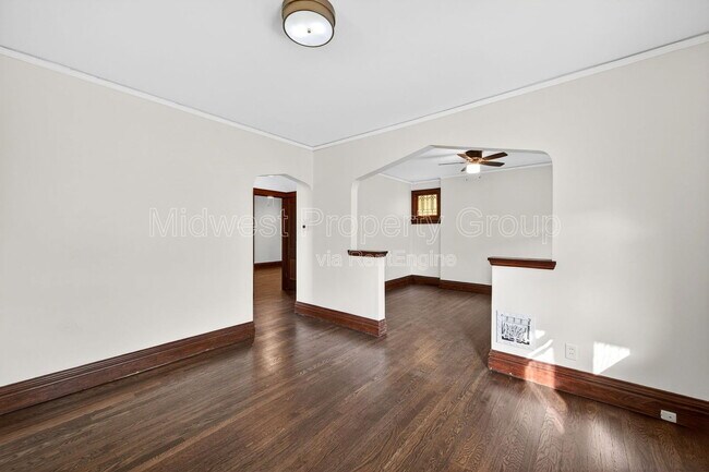Foto del edificio - 5324 Nagel Ave