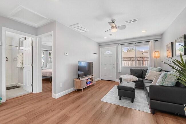Foto del edificio - 2326 Cherry Ave